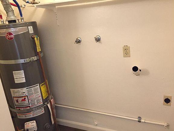 Washer/Dryer Hookups