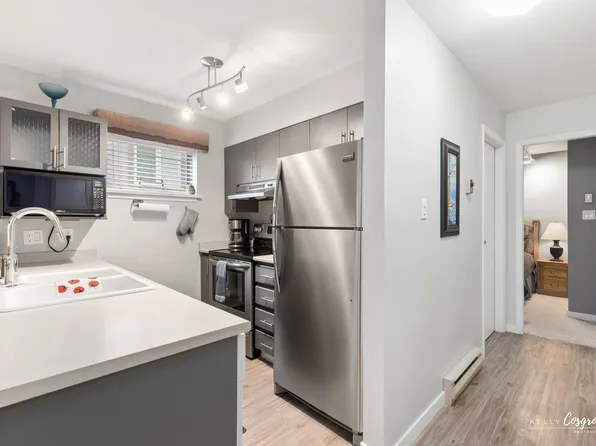 3050 Hillcrest Dr #801, Whistler, BC V8E 0T8
