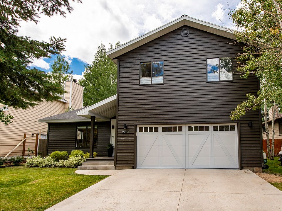 1st image of 2253 Monarch Dr