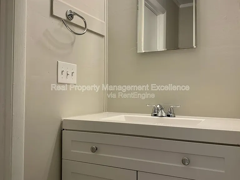 1136 Gorman St #B — Photo 13