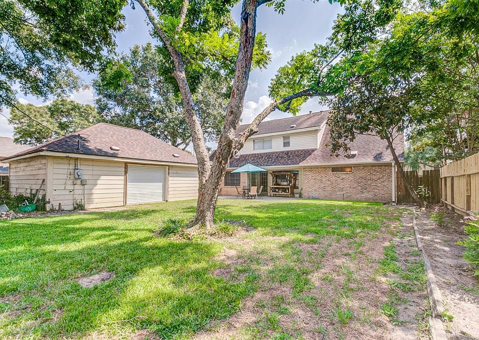 1st image of 15502 Bonnie Park Ct