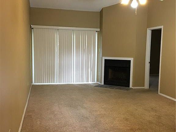 3rd image of 2425 Oxford Pl APT 149