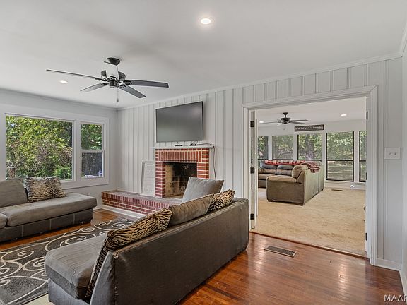 5th image of 5220 Pineview Rd
