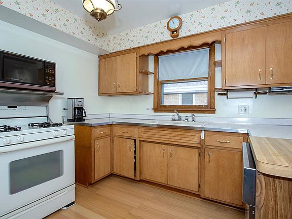 5th image of 2534 Sonia Ln