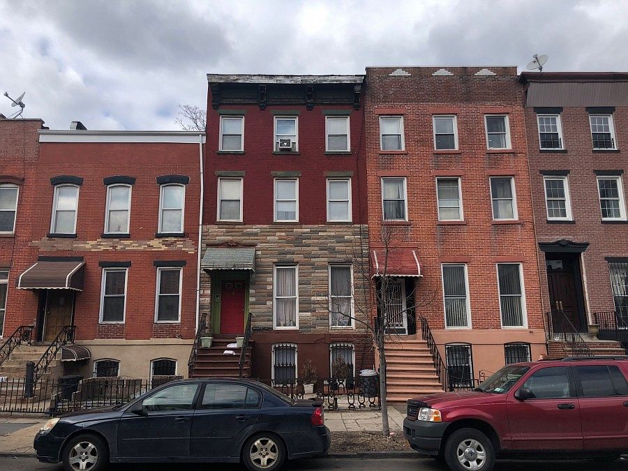 1st image of 185 Putnam Ave
