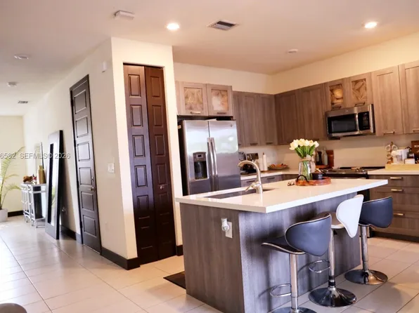 16012 NW 91st Ct, Miami Lakes, FL 33018