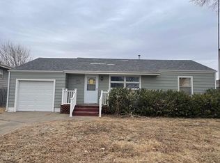 1601 N Elm St, Russell, KS 67665