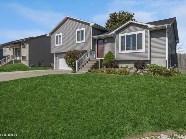 437 25th St SE, Altoona, IA 50009
