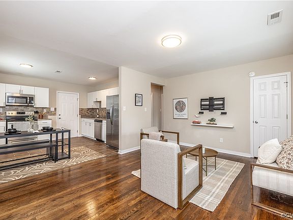 3rd image of 1428 Minefee St