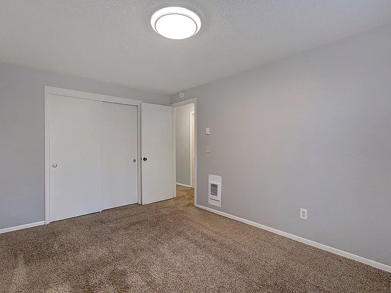 14306 NE 14th Cir — Photo 15