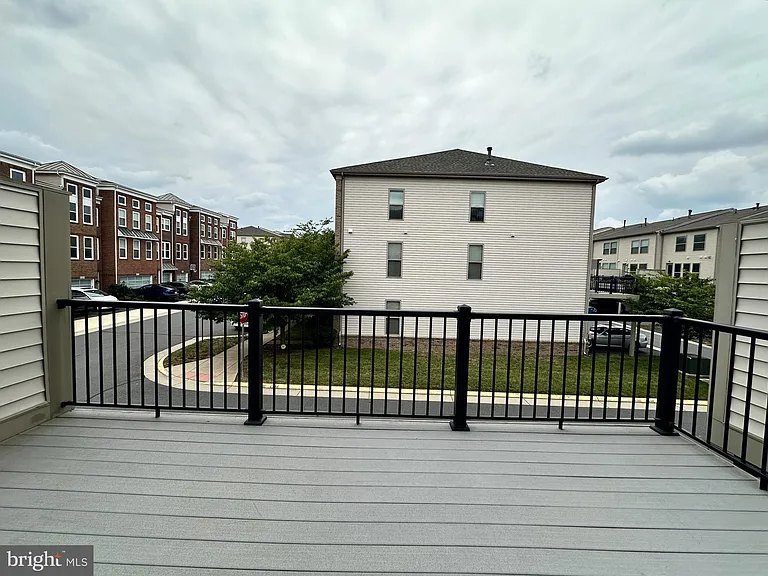 23451 Epperson Sq — Photo 39
