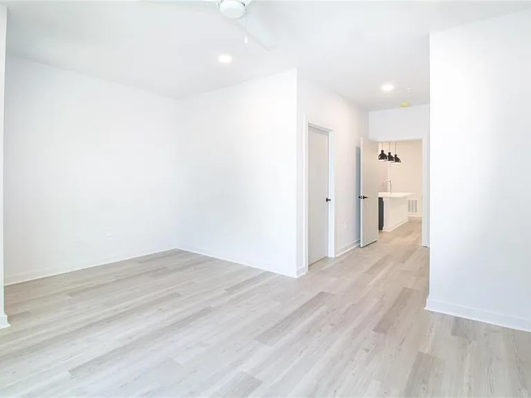 260 Martha Dr — Photo 6