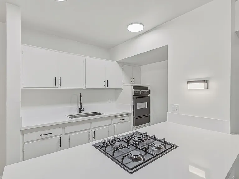 Montana Avenue Residences — Photo 10