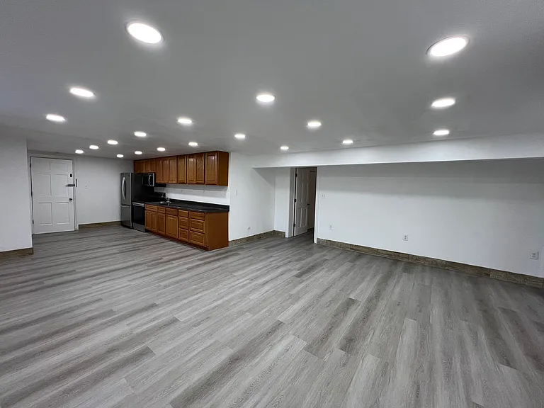 35 Montgomery Ave #1 — Photo 3