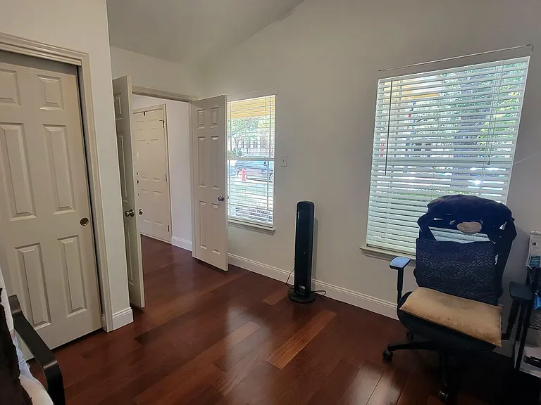 4210 Mather — Photo 4