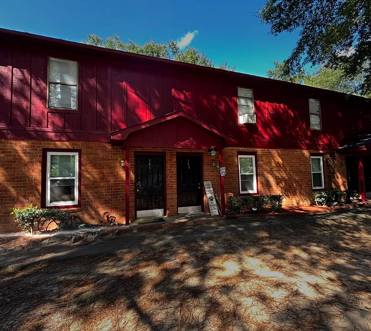 2 bed, 1.5 bath, 1100 sqft, $1,000 — Photo 1