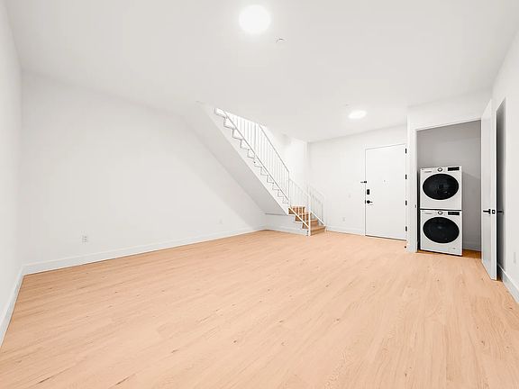 4th image of 733 Lincoln Pl #1113