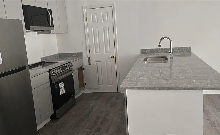 4951 Larkspur Ln #BASEMENT — Photo 3