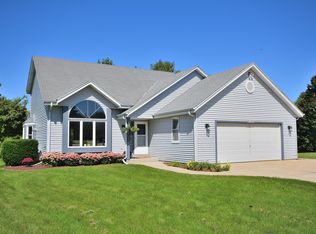 N103W17108 Wildrose Ln, Germantown, WI 53022