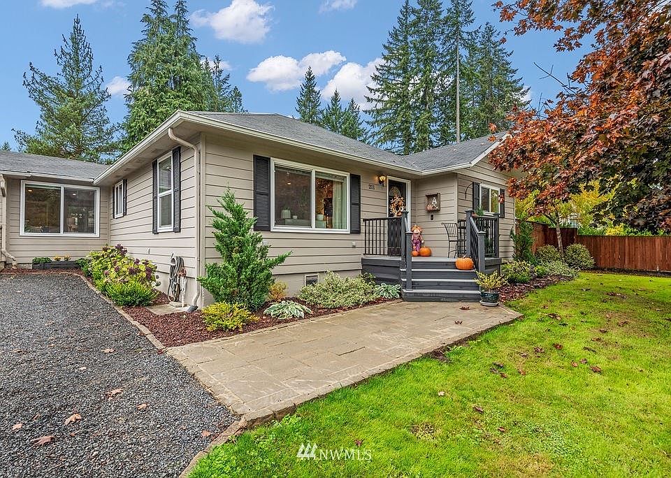 1st image of 211 Beacon Hill Dr