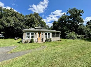 40 Sunset Ln, Longmeadow, MA 01106