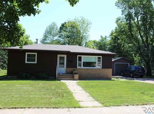 418 N Prairie Ave, Madison, SD 57042