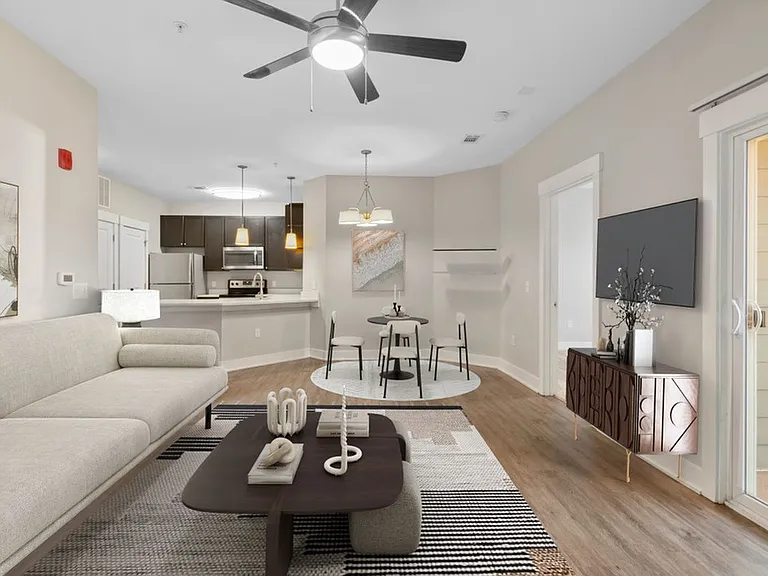 Cottonwood Reserve Renovated Apartment in Charlotte NC