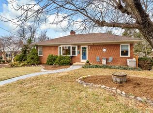 1030 Selma Blvd, Staunton, VA 24401