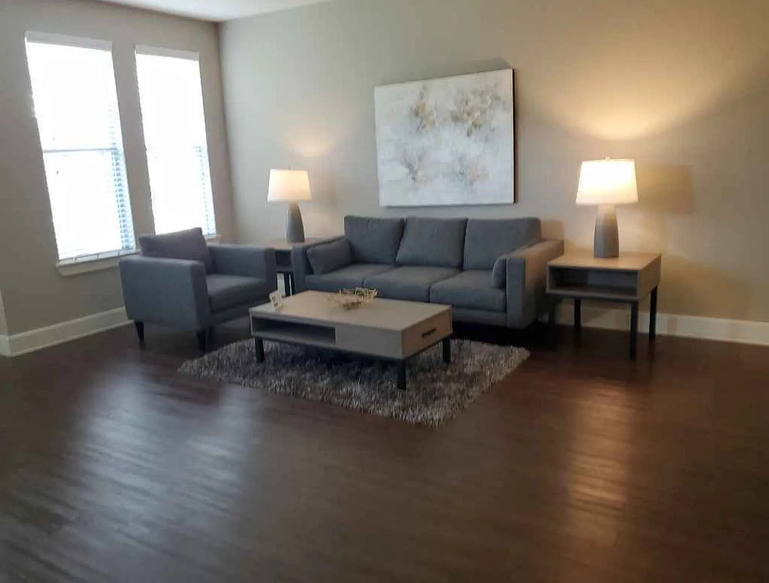 1 bed, 1.0 bath, 7696 sqft, $4,190 — Photo 2