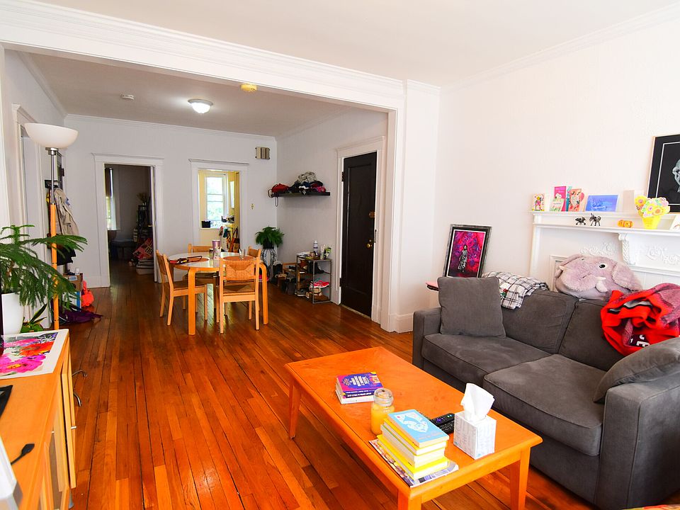 1st image of 46 Longwood Ave APT 1