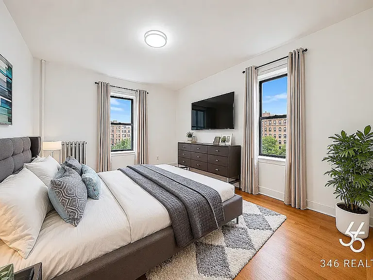 596 Edgecombe Ave #2R — Photo 2