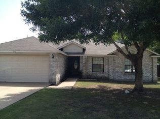 913 Travis St, Lockhart, TX 78644