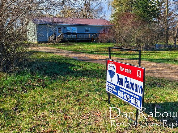 3rd image of 1185 Eleven Mile Rd