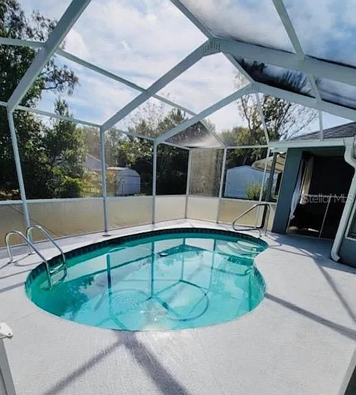 5452 Ashland Dr — Photo 2