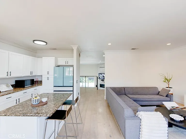 7330 De Soto Ave — Photo 12