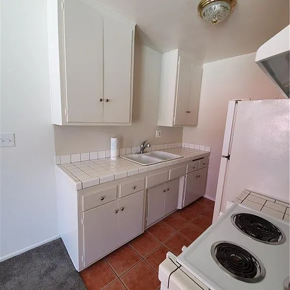 3510 Elm Ave #7 — Photo 5