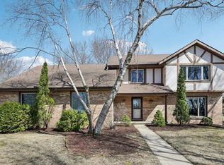 117 Coach House Dr, Madison, WI 53714