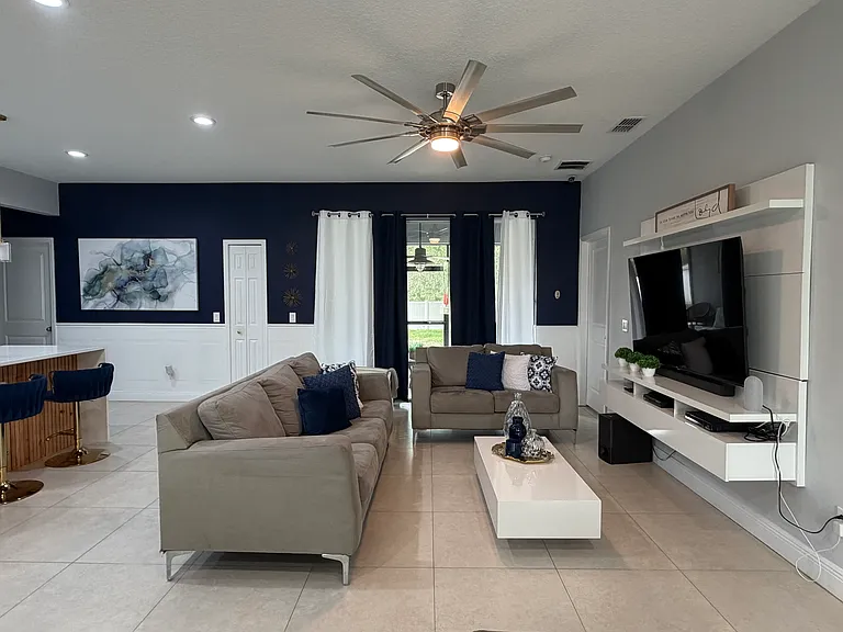 437 Gannet Ct — Photo 2