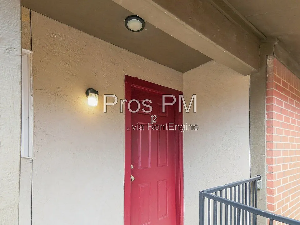 410 Bryan St #12
