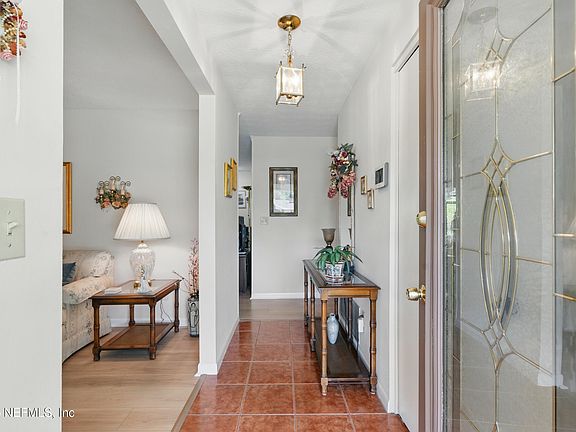 4th image of 1257 CROWN Drive