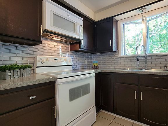 3rd image of 84 W Summerset Ln