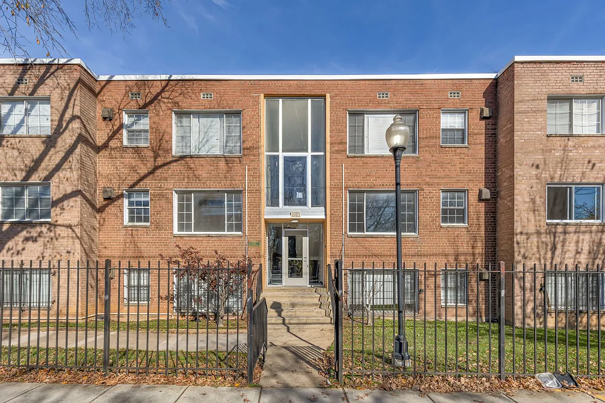 Building Photo - 118 & 124 Atlantic St SE #121 & 125-133