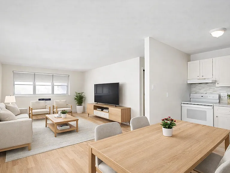 637 Cove Rd #A16 — Photo 3