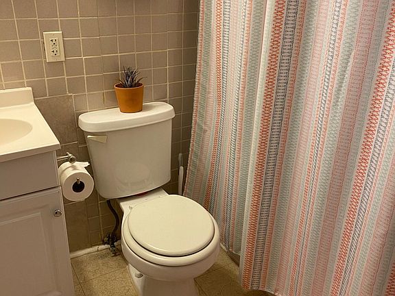 2nd image of 2311 Bellevue Ave #1