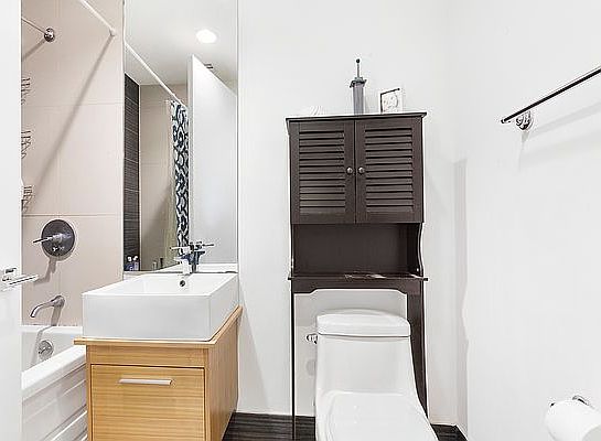 3rd image of 136 Clifton Pl APT 4B