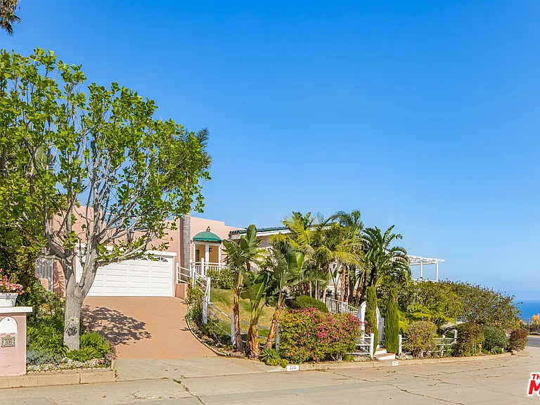 206 Bellino Dr — Photo 36