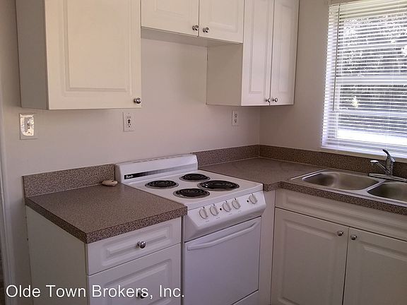 3rd image of 37 N Hillside Ave