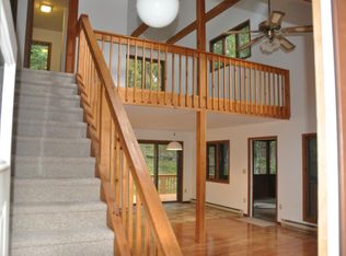 127 Bluestone Dr, Hawley, PA 18428