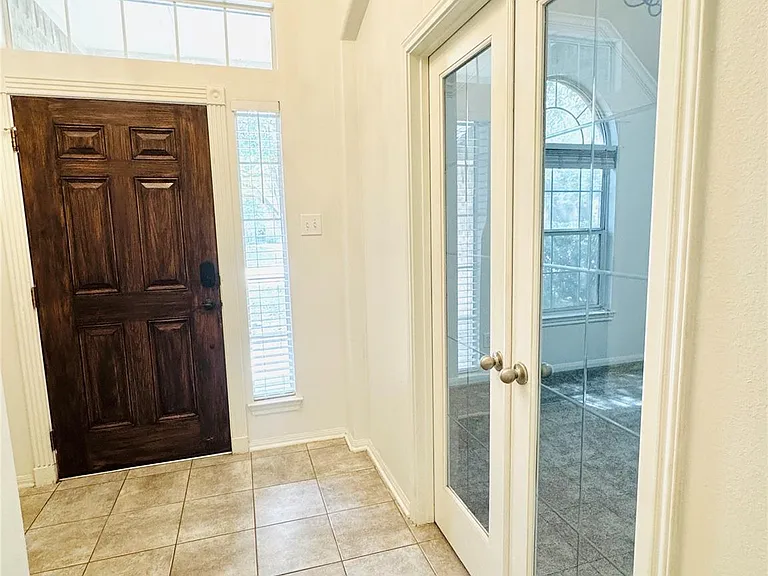 2827 Fair Chase Dr — Photo 4