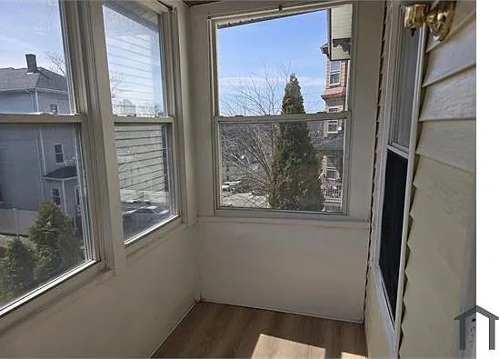 27 Shelby St #2 — Photo 9